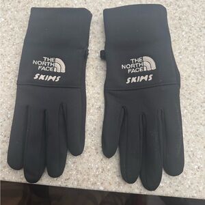 The Skims x North Face Black Gloves